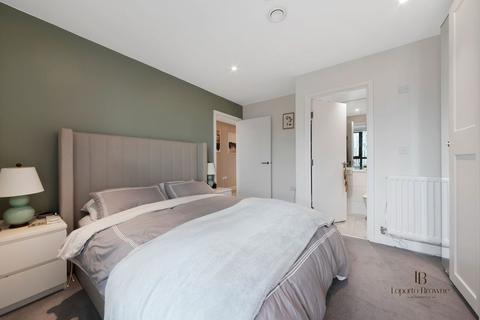2 bedroom flat for sale, Lysander House, NW10