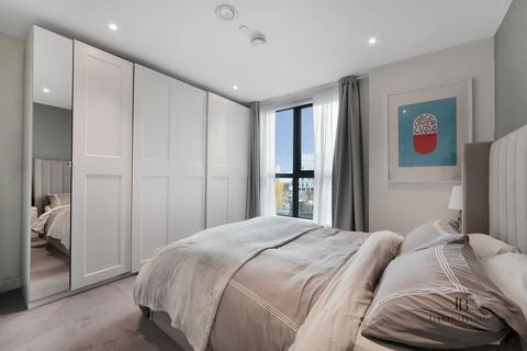 2 bedroom flat for sale, Lysander House, NW10