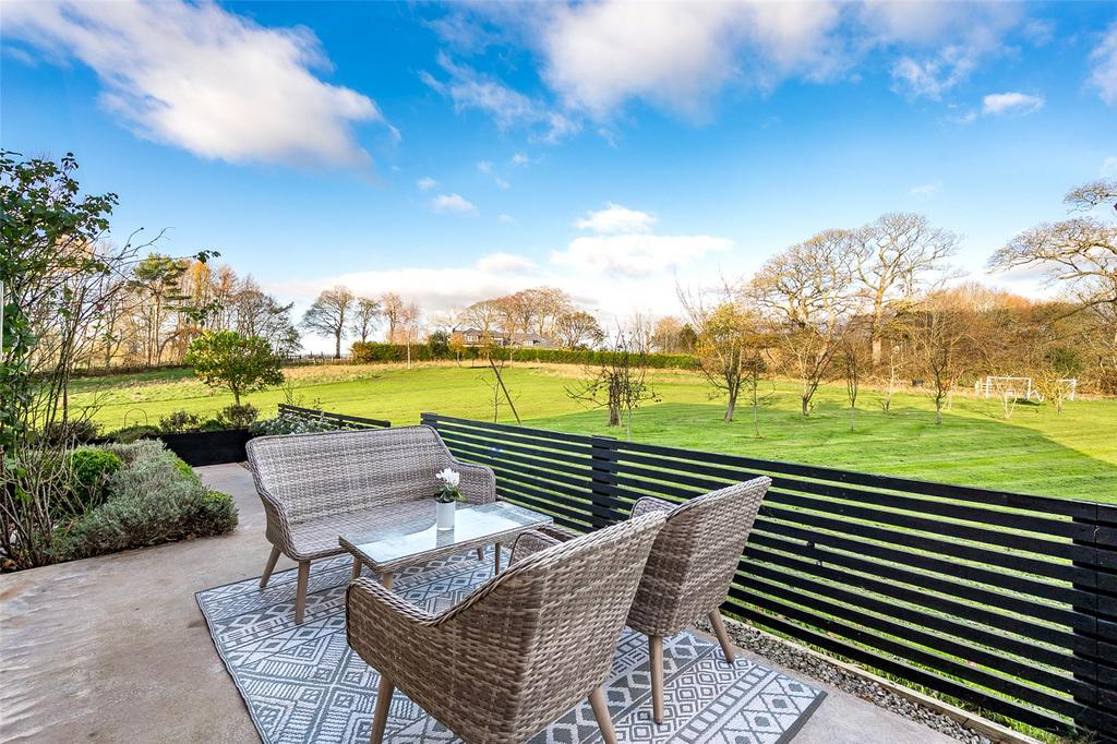 Breakfast Terrace