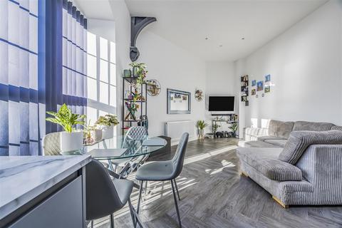 2 bedroom apartment for sale, Radial House, Portsmouth PO3
