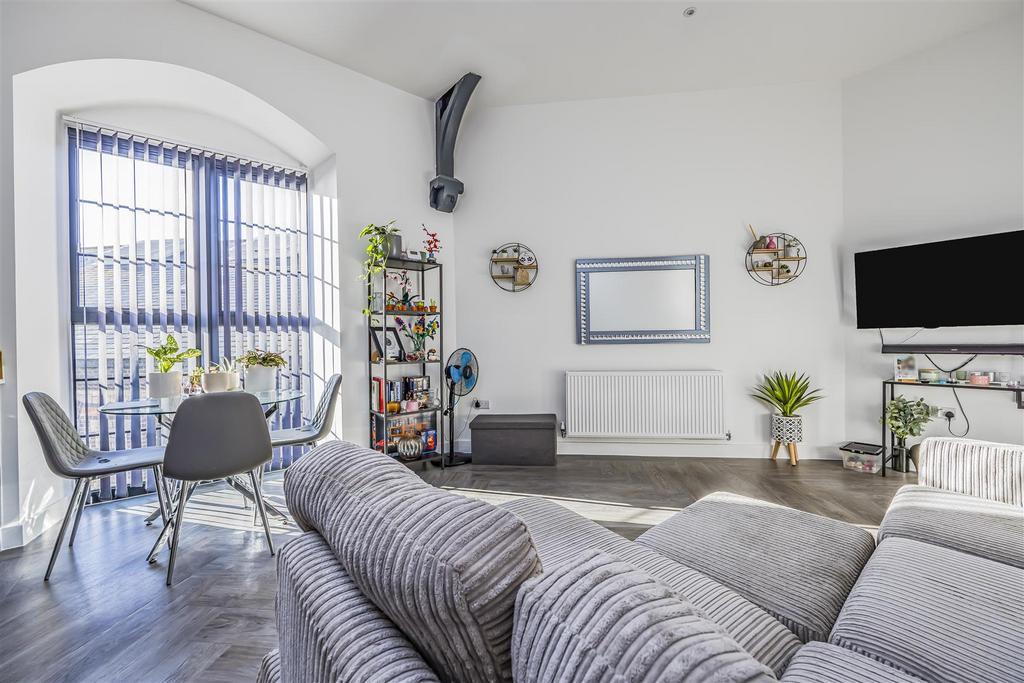 14 Radial House, Governors Walk, Portsmouth-Portic