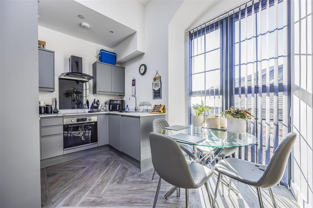 14 Radial House, Governors Walk, Portsmouth-Portic