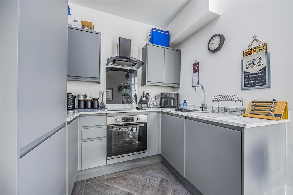 14 Radial House, Governors Walk, Portsmouth-Portic