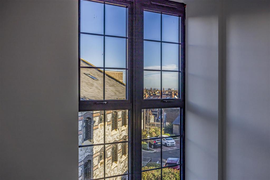 14 Radial House, Governors Walk, Portsmouth-Portic