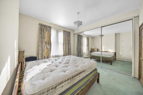 4 bedroom house to rent, Amies Street, London, SW11