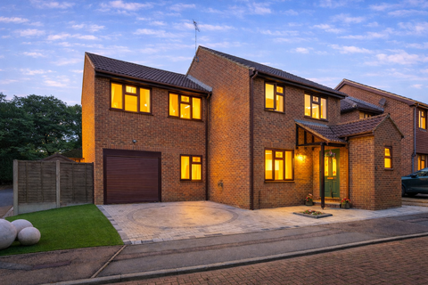 Brockenhurst Close, Gillingham ME8