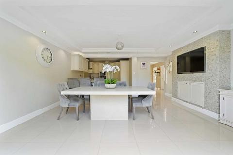 5 bedroom detached house for sale, Wansford Close, Brentwood CM14