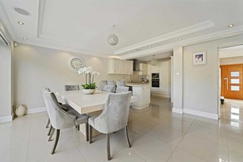5 bedroom detached house for sale, Wansford Close, Brentwood CM14
