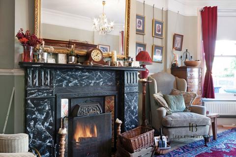 3 bedroom semi-detached house for sale, Prout Grove, NW10