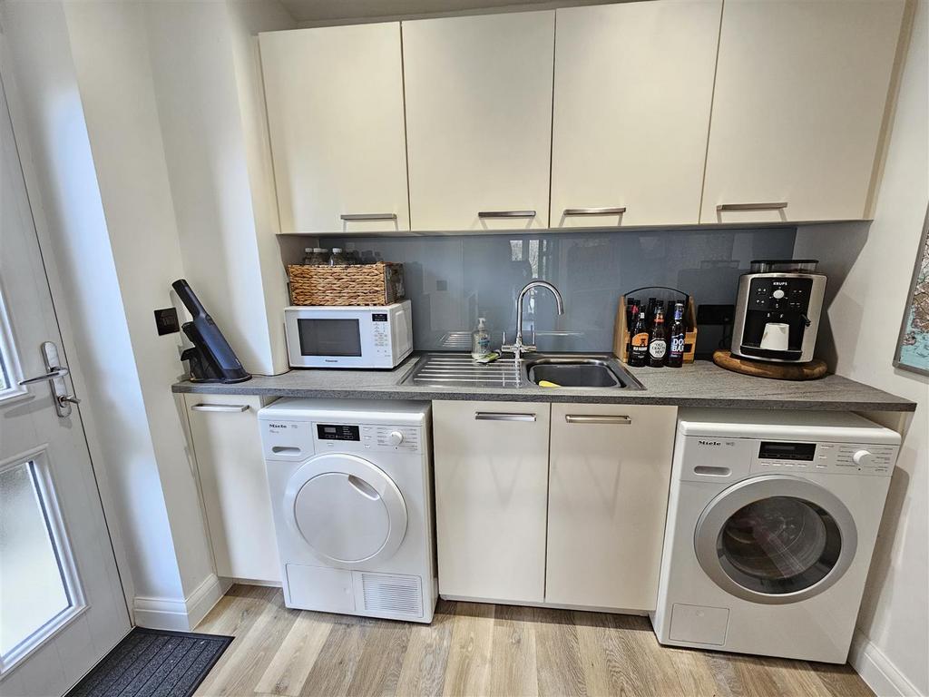 Utility Room.jpg