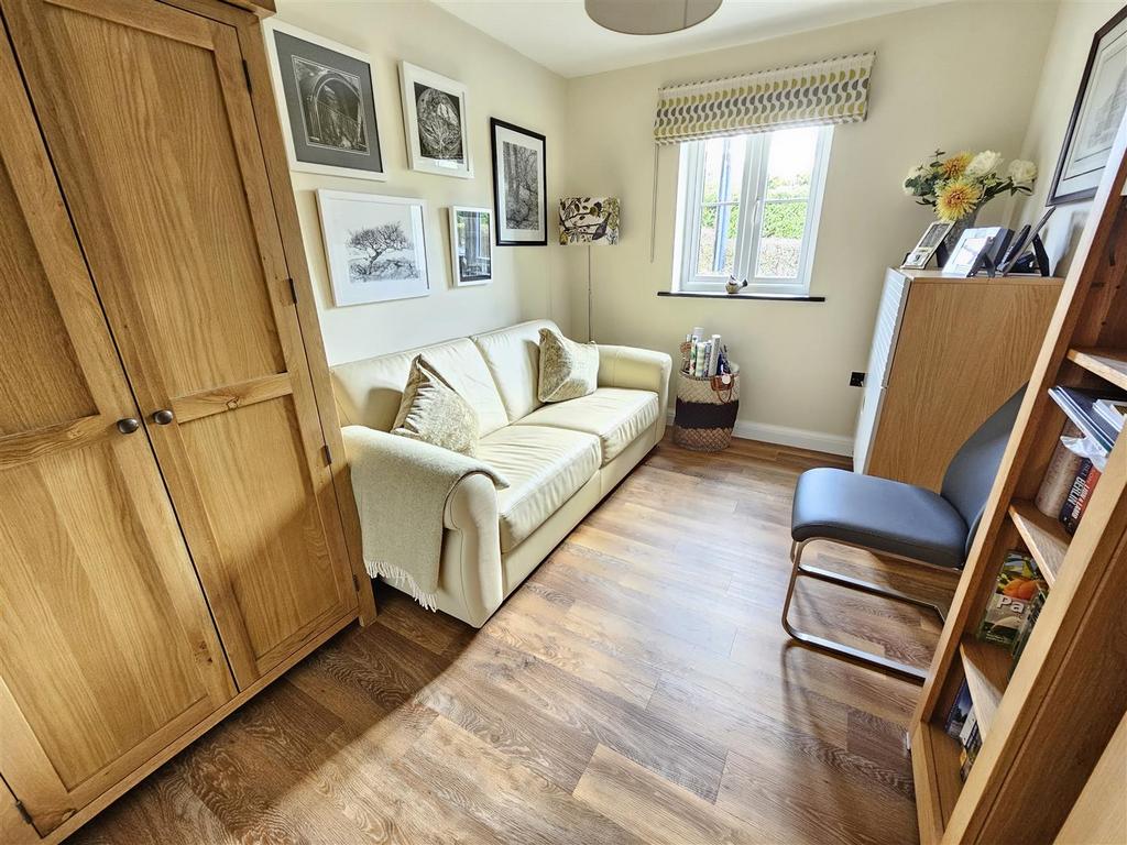 Snug-Bedroom 4.jpg