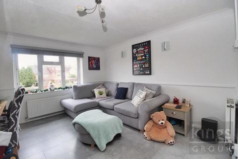 2 bedroom flat for sale, Shaw Close, Cheshunt, Waltham Cros