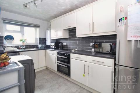 2 bedroom flat for sale, Shaw Close, Cheshunt, Waltham Cros