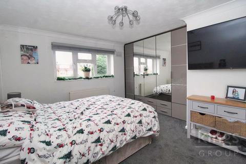 2 bedroom flat for sale, Shaw Close, Cheshunt, Waltham Cros
