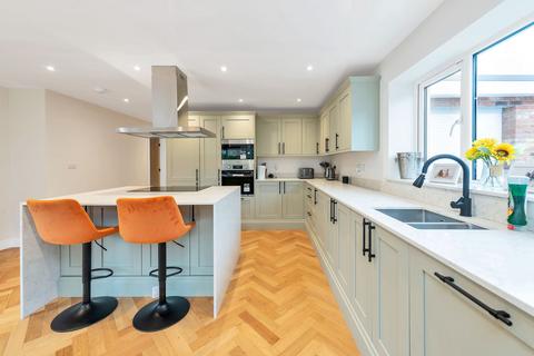 4 bedroom detached house for sale, Edinburgh Road, Newmarket CB8