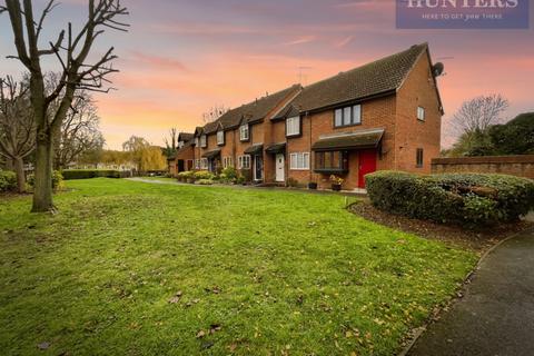 3 bedroom end of terrace house for sale - River Meads, St Margarets