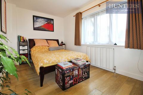 3 bedroom end of terrace house for sale, River Meads, St Margarets