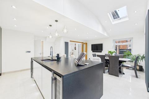 undefined, Broadwood Road, Coulsdon CR5