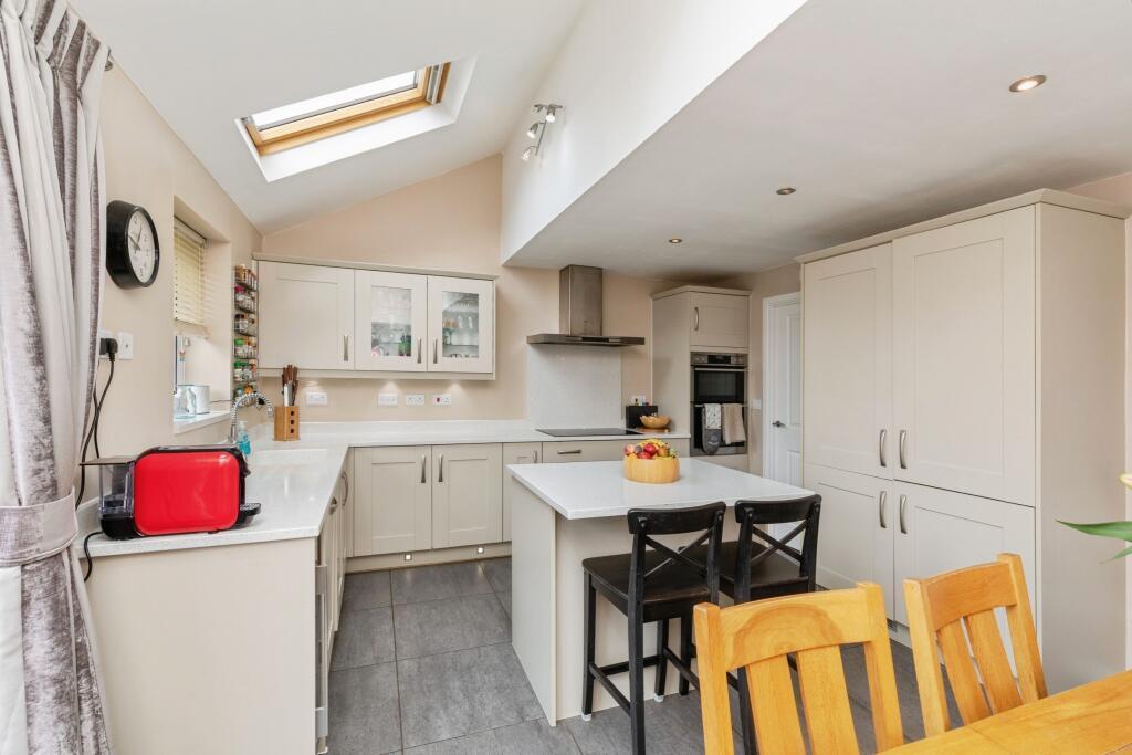 Barley Fields, Thornbury Kitchen.jpeg