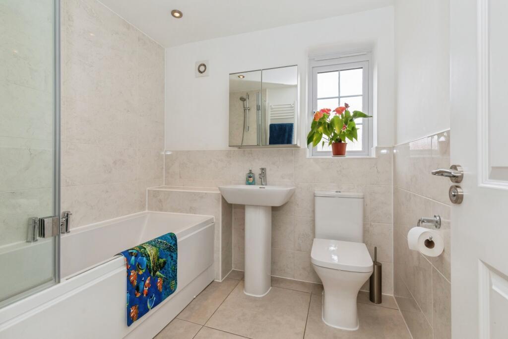 Barley Fields, Thornbury Bathroom.jpeg