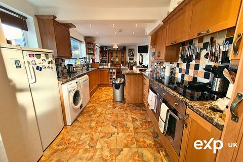 4 bedroom semi-detached house for sale, Old Kiln Road, Poole BH16