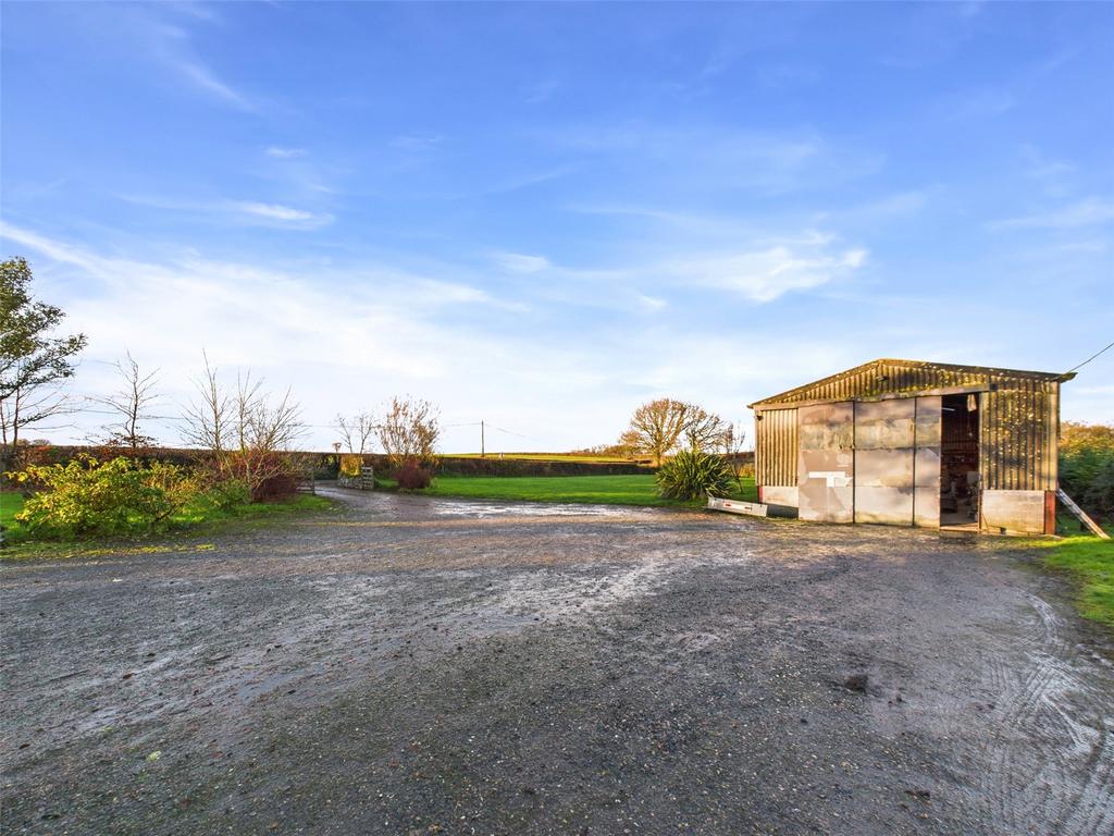 Parking &amp; Barn