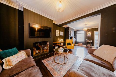 4 bedroom terraced house for sale, Oxford Street, Milton Keynes MK12