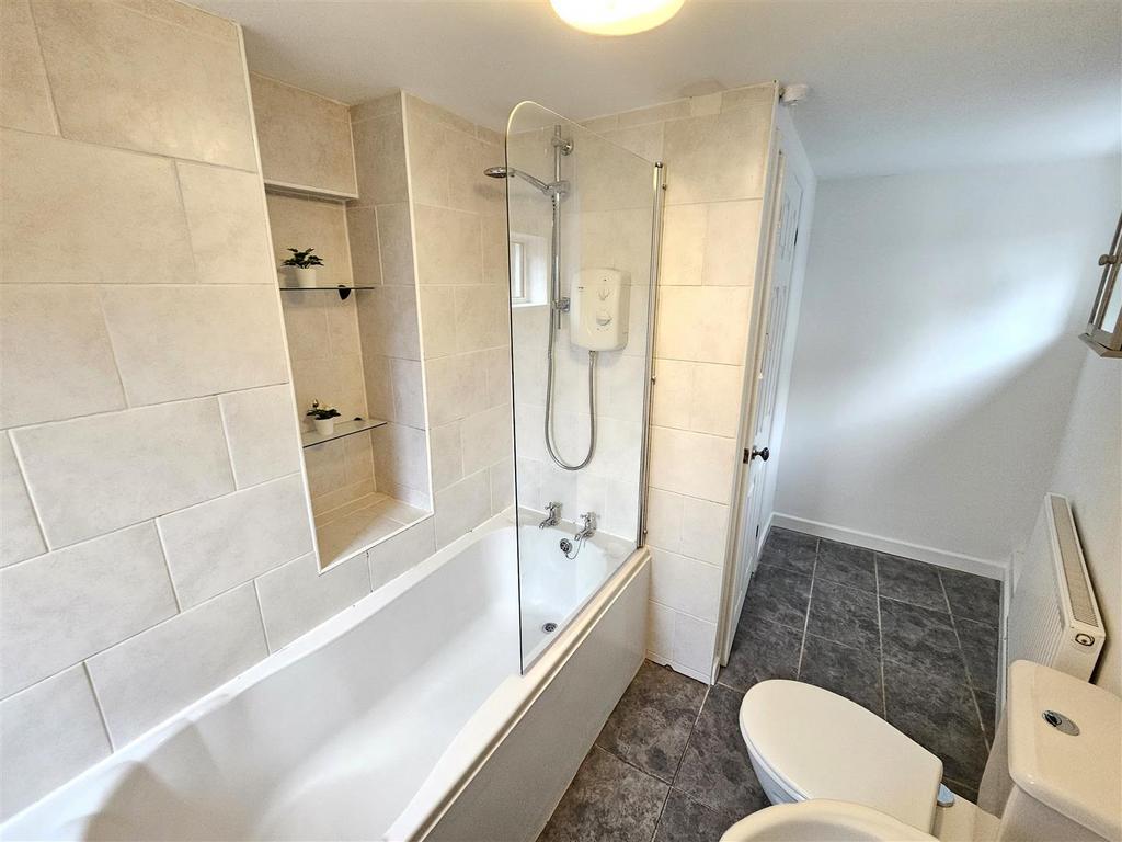 Bathroom (3).jpg