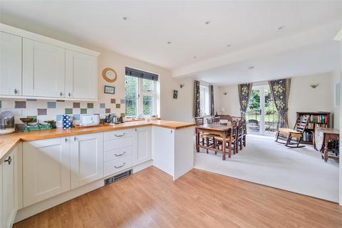 3 bedroom detached house for sale, Glendene Avenue, East Horsley