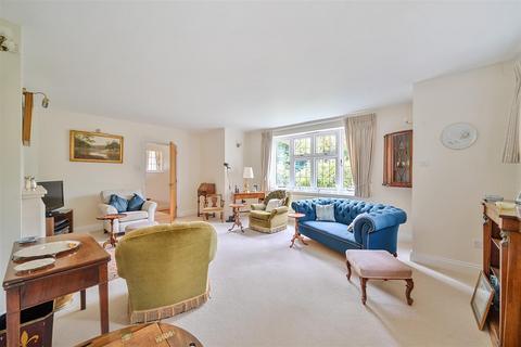 3 bedroom detached house for sale, Glendene Avenue, East Horsley