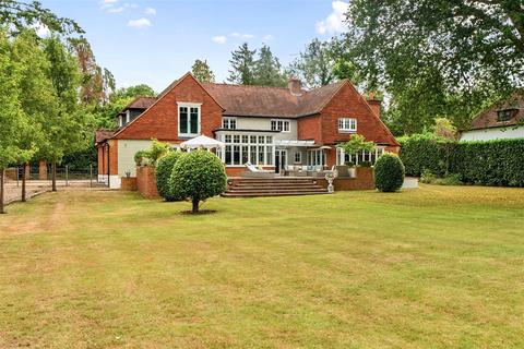 5 bedroom detached house for sale, Ockham Road South, East Horsley