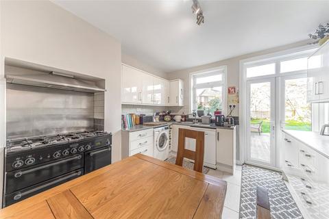 3 bedroom end of terrace house for sale, Nimrod Road, Furzedown, SW16