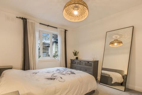 2 bedroom flat for sale, Nether Street, London N3