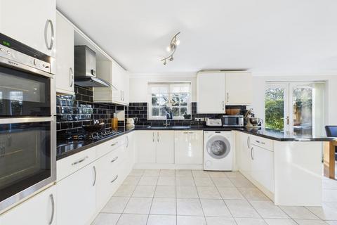 undefined, Gawton Crescent, Coulsdon CR5