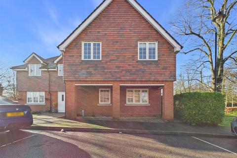 Gawton Crescent, Coulsdon CR5