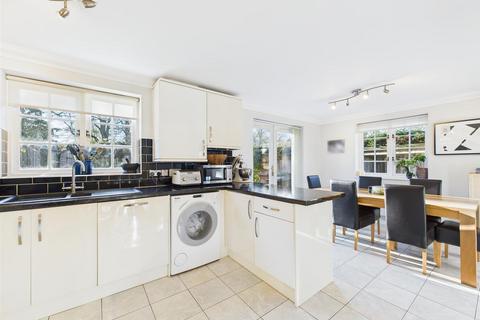 4 bedroom semi-detached house for sale, Gawton Crescent, Coulsdon CR5