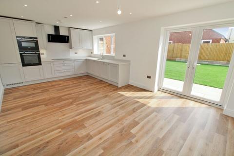 3 bedroom detached house for sale, Roxton Road , Great Barford, Bedford , MK44