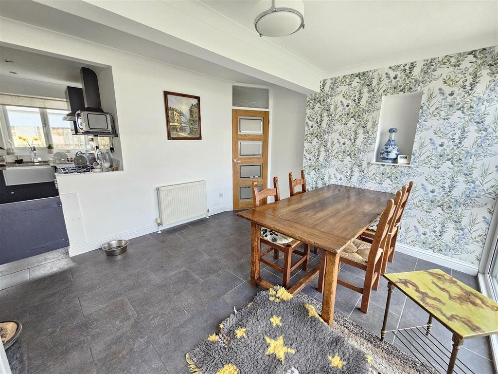 Dining Room.jpg