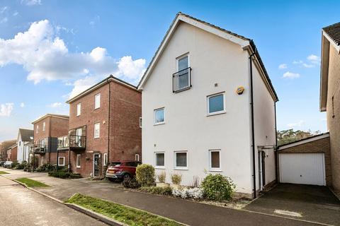 4 bedroom detached house for sale, Lysander Drive, Bracknell, Berkshire