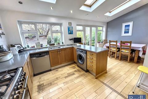 4 bedroom semi-detached house for sale, Mayfield Drive, Reading RG4
