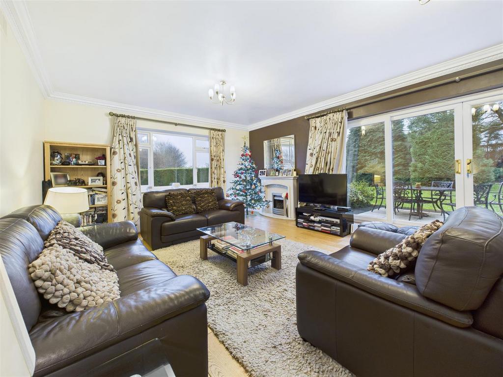 CAM04279 G0-PR0268-STILL010.jpg