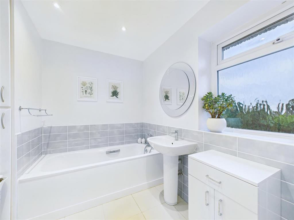 CAM05663 G0-PR0062-STILL010.jpg