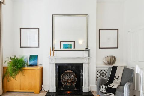 Gordon Place, London, W8
