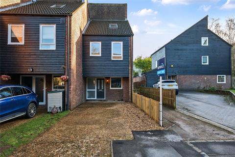 4 bedroom end of terrace house for sale, Northcott, Bracknell, Berkshire