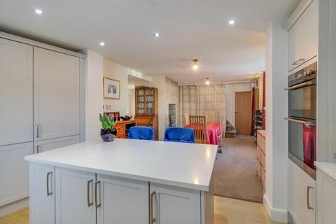 3 bedroom end of terrace house for sale, Thornes Lane, Wakefield, West Yorkshire, WF2