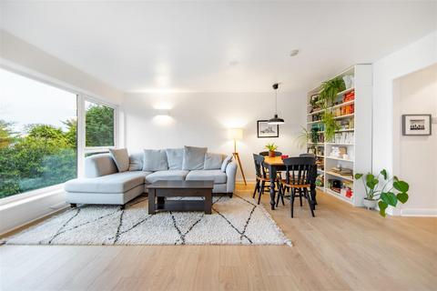2 bedroom apartment for sale, Low Gosforth Court, Melton Park, NE3