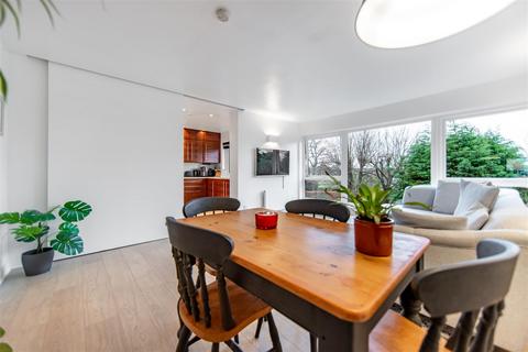 2 bedroom apartment for sale, Low Gosforth Court, Melton Park, NE3