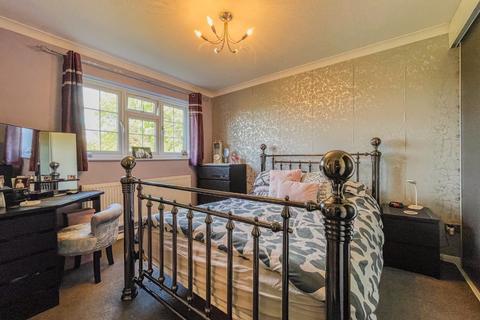 3 bedroom terraced house for sale, Abbots Field, Gravesend, Kent, DA12