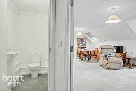 2 bedroom flat for sale, Laleham Road, SHEPPERTON