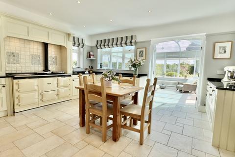 5 bedroom detached house for sale, Rake Lane, Eccleston, Chester CH4 9JN